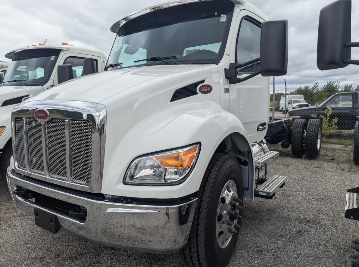 New 2025 PETERBILT 536 Hooklift Truck - image 2 of 6