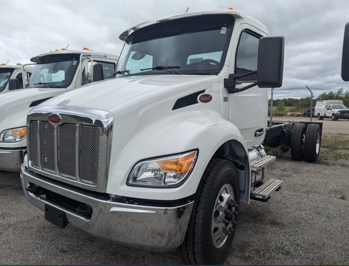 New 2025 PETERBILT 536 Hooklift Truck - image 2 of 6