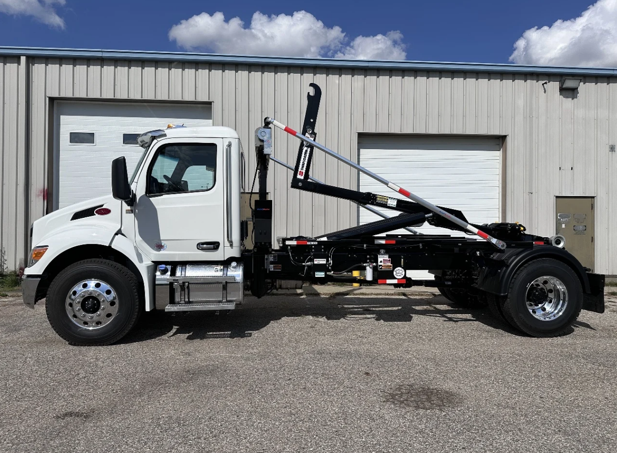 New 2025 PETERBILT 536 Hooklift Truck - image 3 of 6