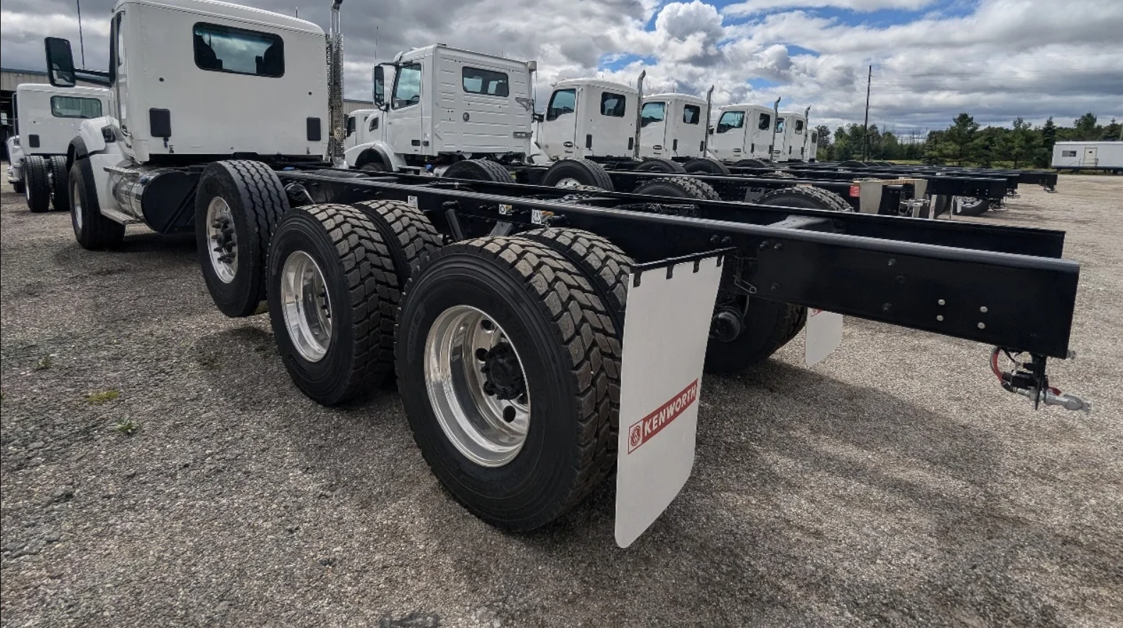 New 2025 KENWORTH T880 Hooklift Truck - image 6 of 6