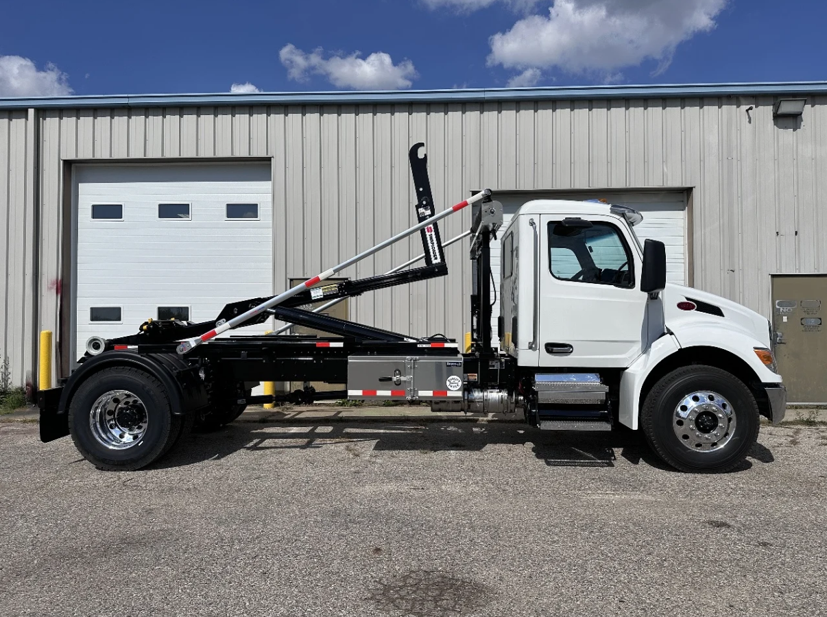 New 2025 PETERBILT 536 Hooklift Truck - image 4 of 6