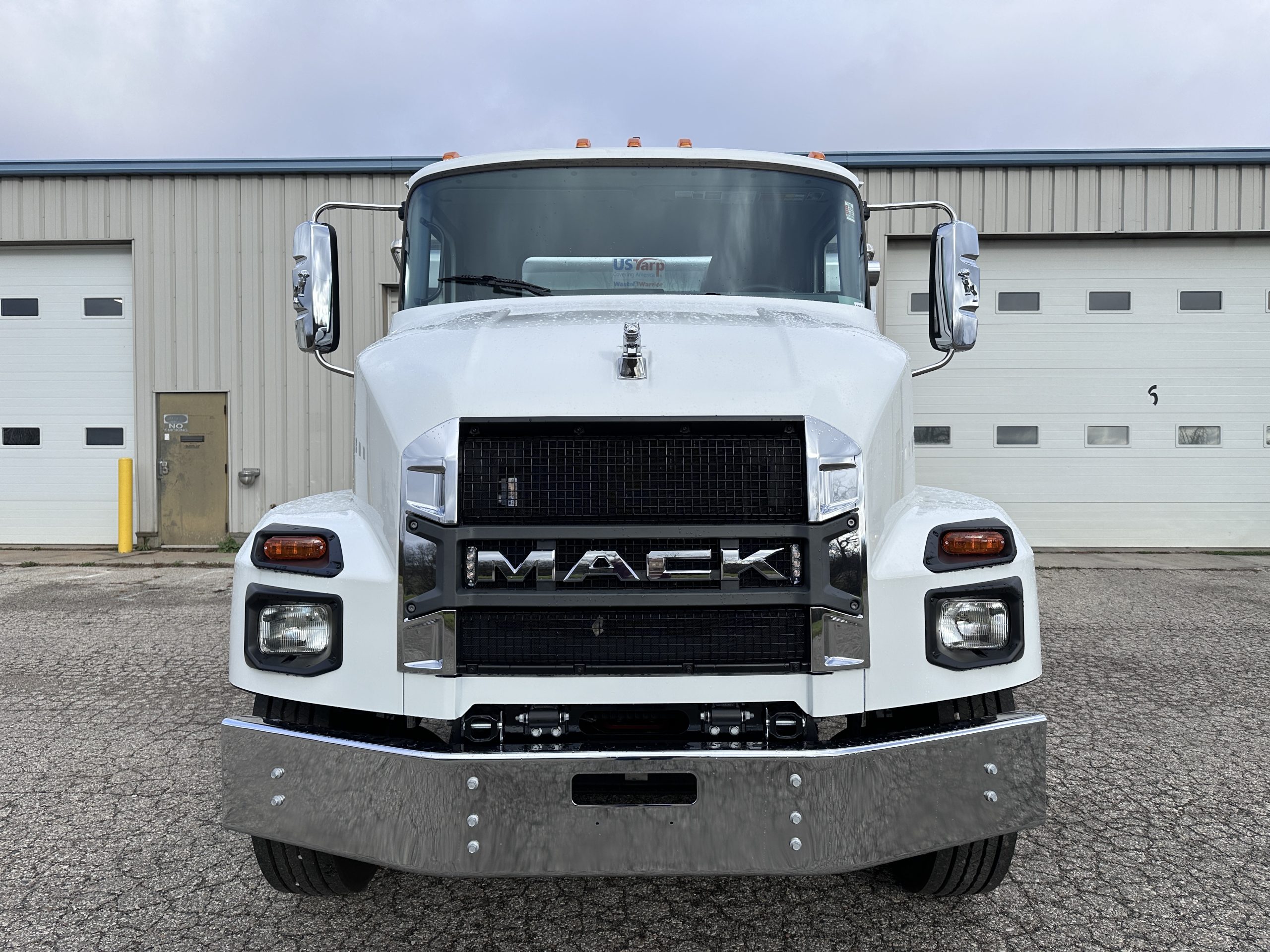 New 2025 MACK MD7 Hooklift Truck - image 3 of 6