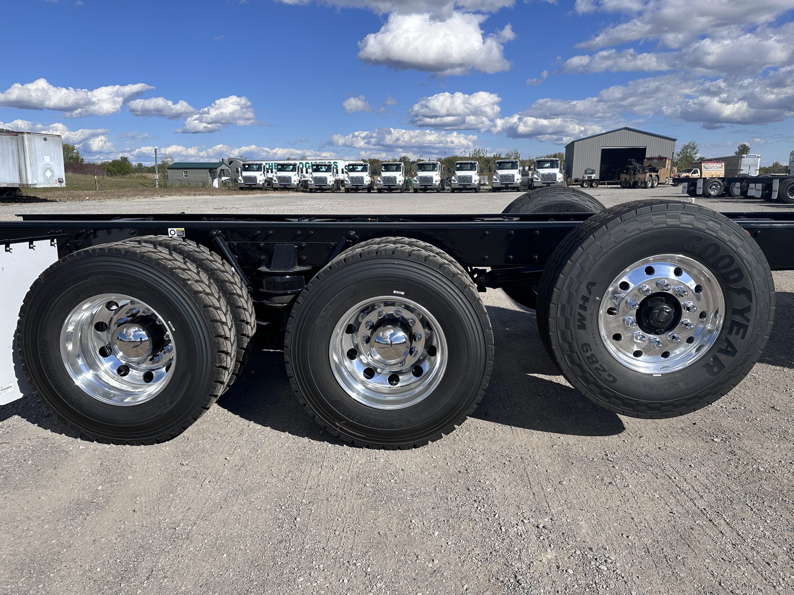 New 2025 KENWORTH T880 Hooklift Truck - image 6 of 6