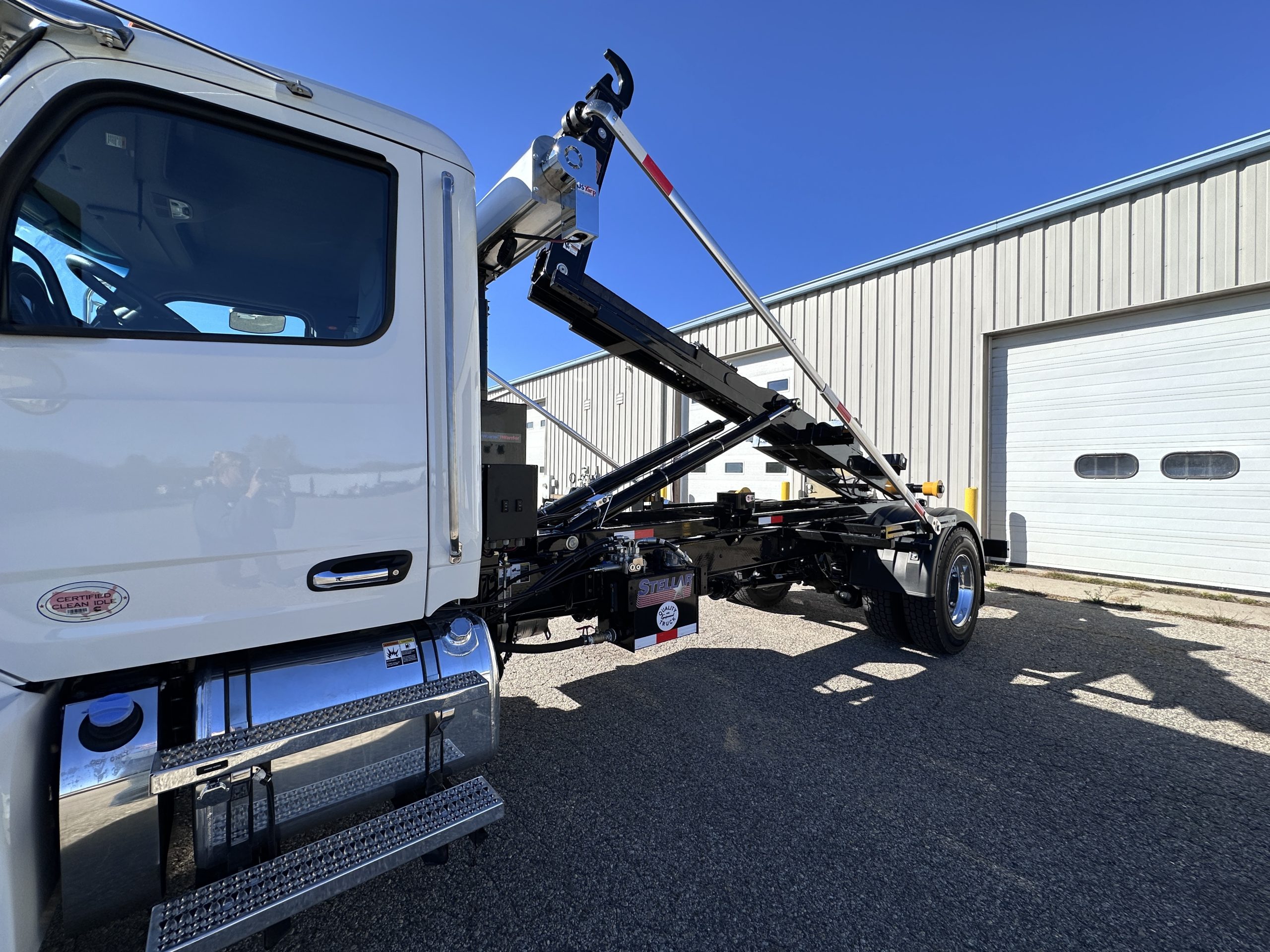 New 2025 PETERBILT 536 Hooklift Truck - image 6 of 6