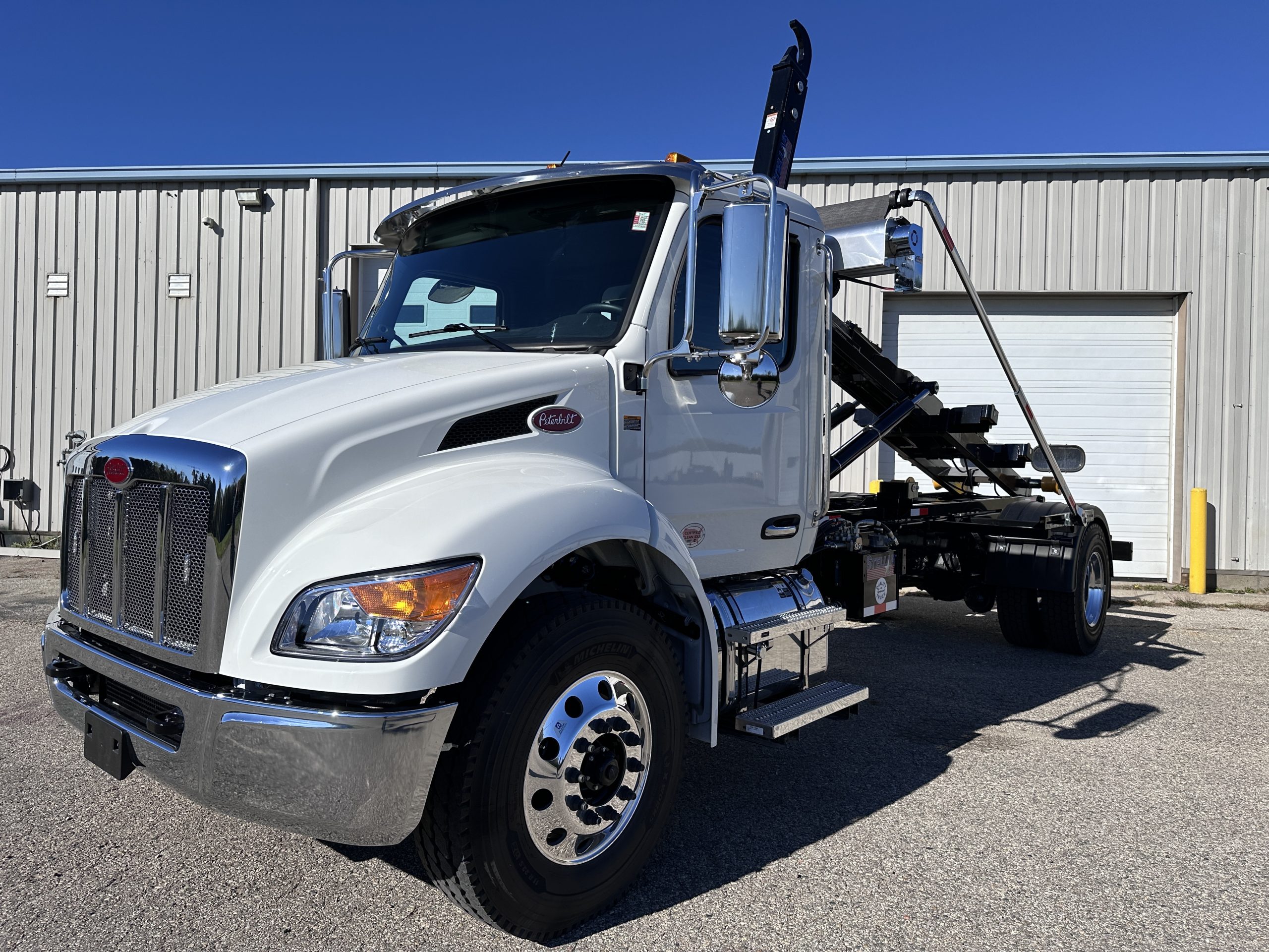 New 2025 PETERBILT 536 Hooklift Truck - image 3 of 6