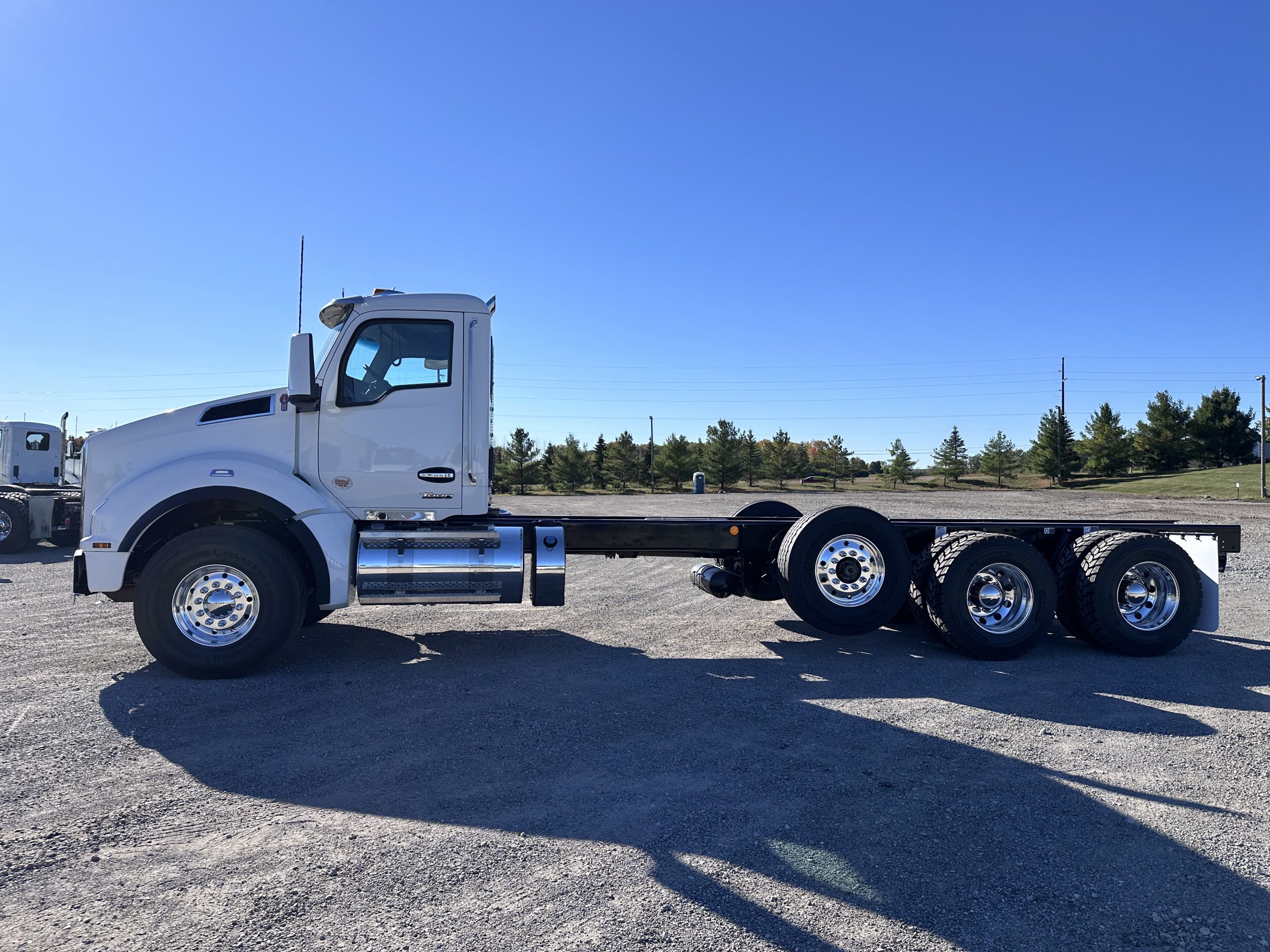 New 2025 KENWORTH T880 Hooklift Truck - image 5 of 6