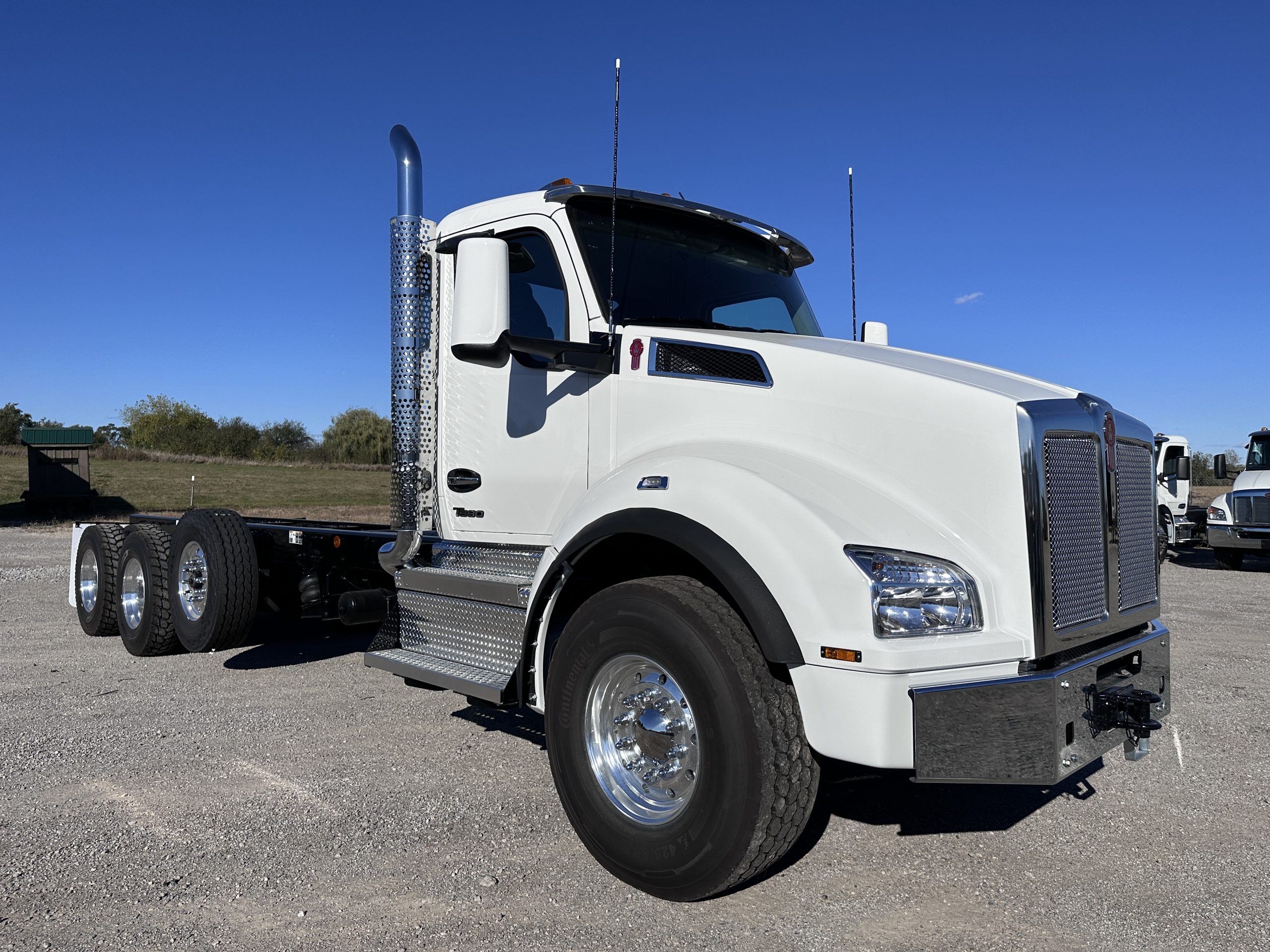 New 2025 KENWORTH T880 Hooklift Truck - image 1 of 6