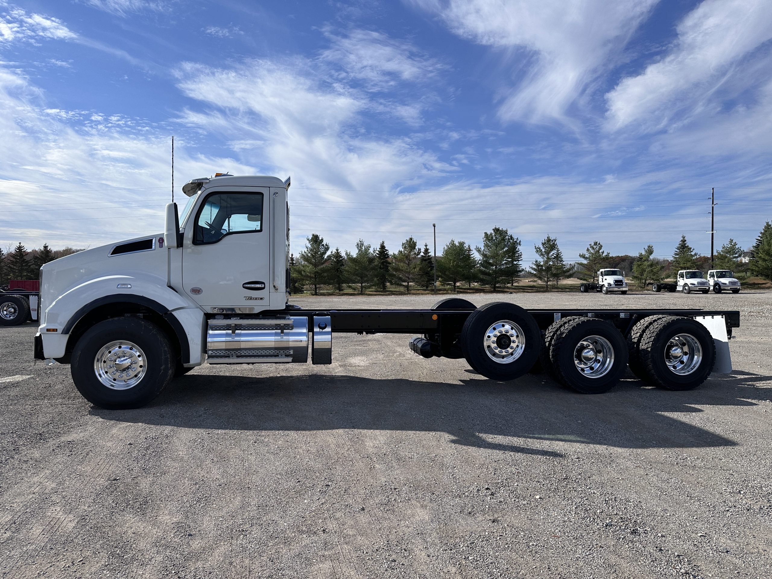 New 2025 KENWORTH T880 Hooklift Truck - image 5 of 6