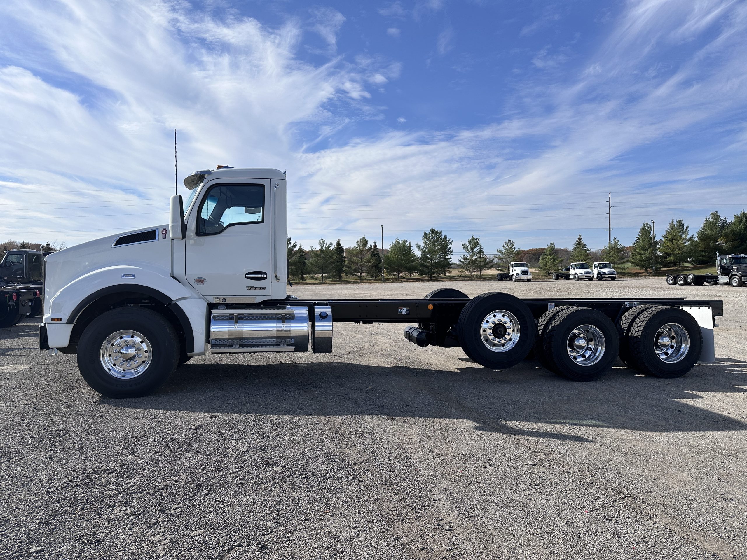 New 2025 KENWORTH T880 Hooklift Truck - image 5 of 6