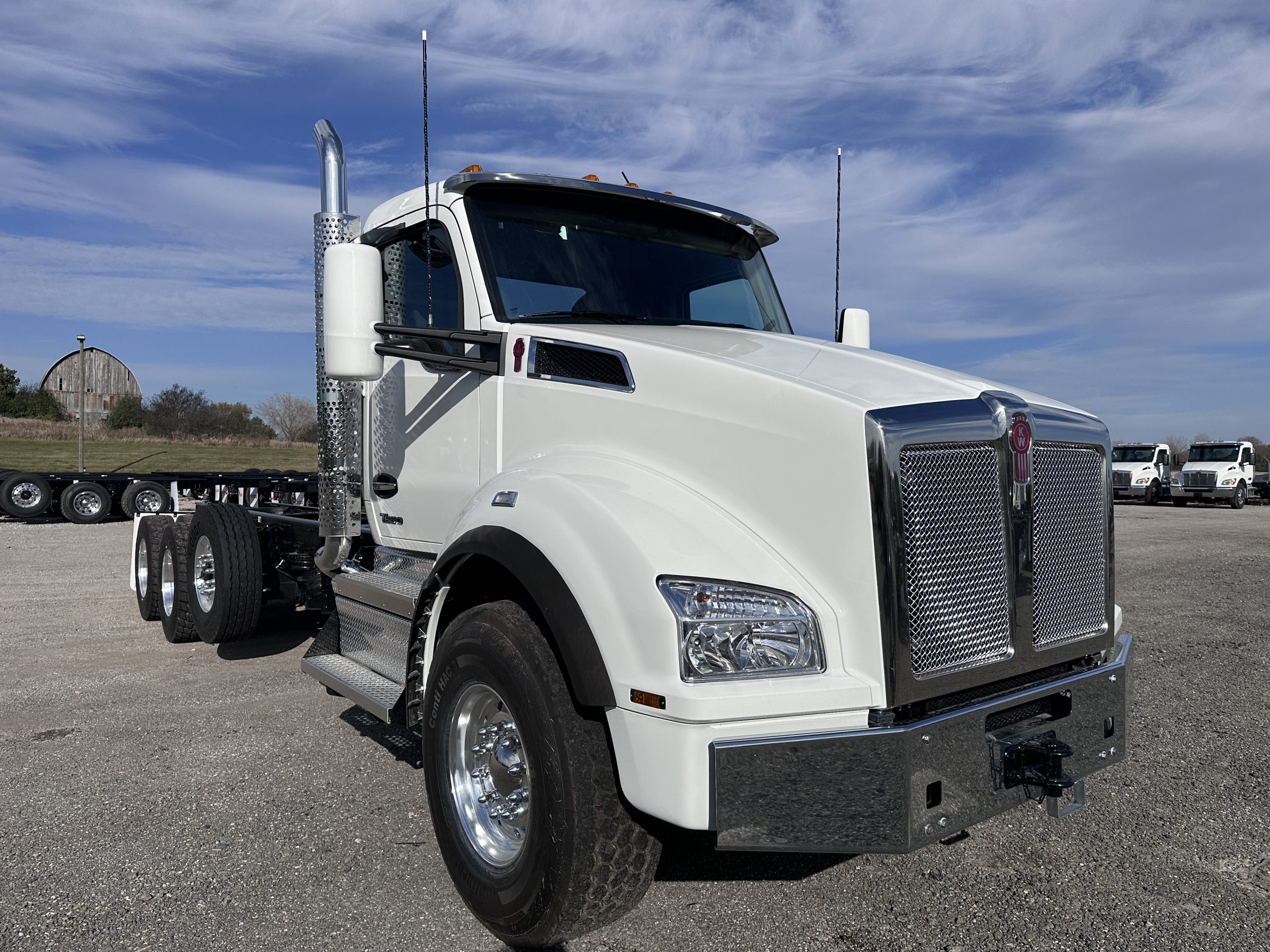 New 2025 KENWORTH T880 Hooklift Truck - image 1 of 6