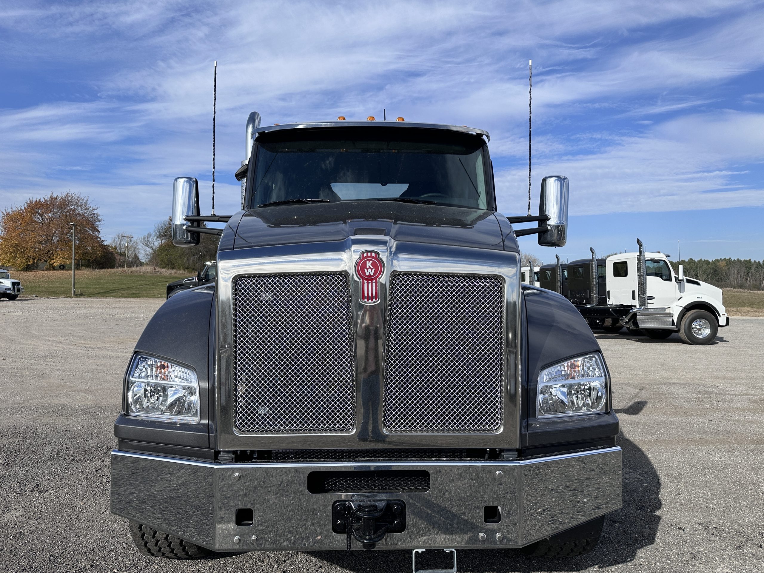 New 2025 KENWORTH T880 Hooklift Truck - image 2 of 6