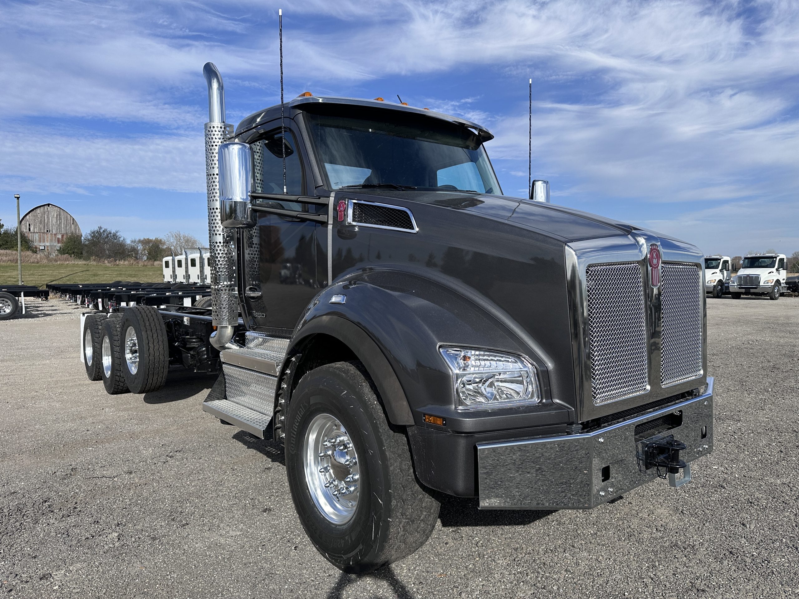 New 2025 KENWORTH T880 Hooklift Truck - image 1 of 6