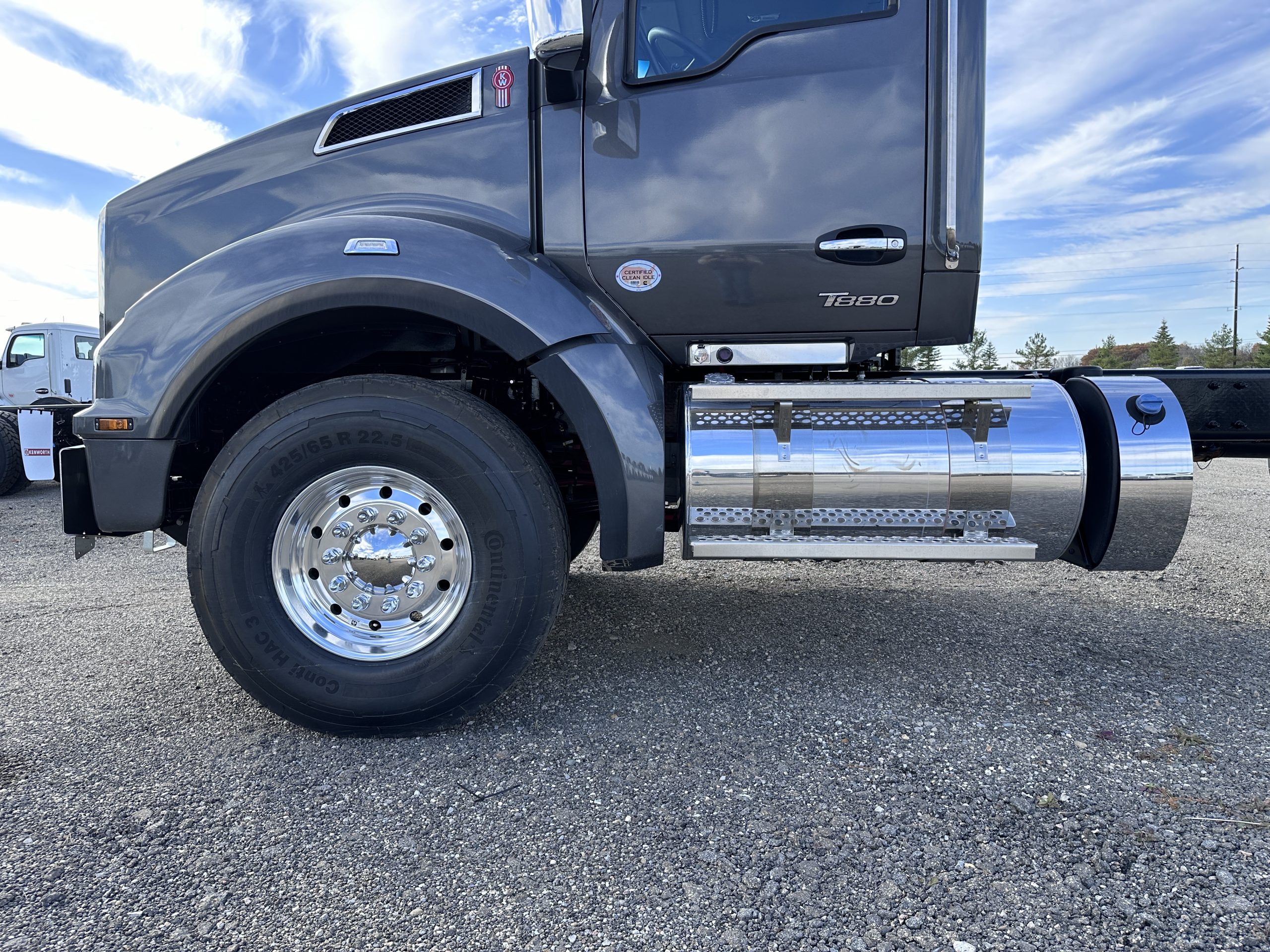 New 2025 KENWORTH T880 Hooklift Truck - image 6 of 6