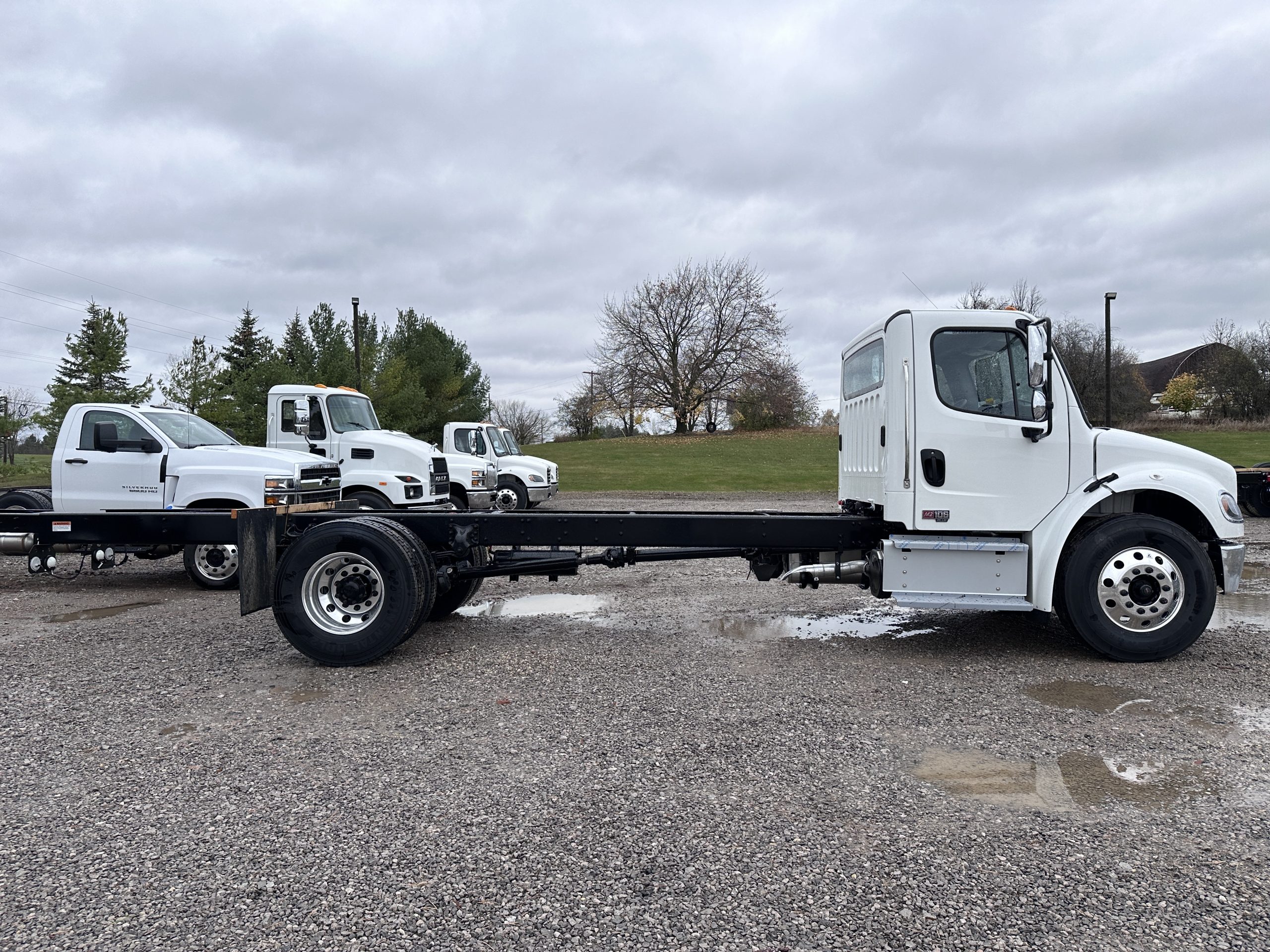 New 2025 FREIGHTLINER M2 Hooklift Truck - image 4 of 6