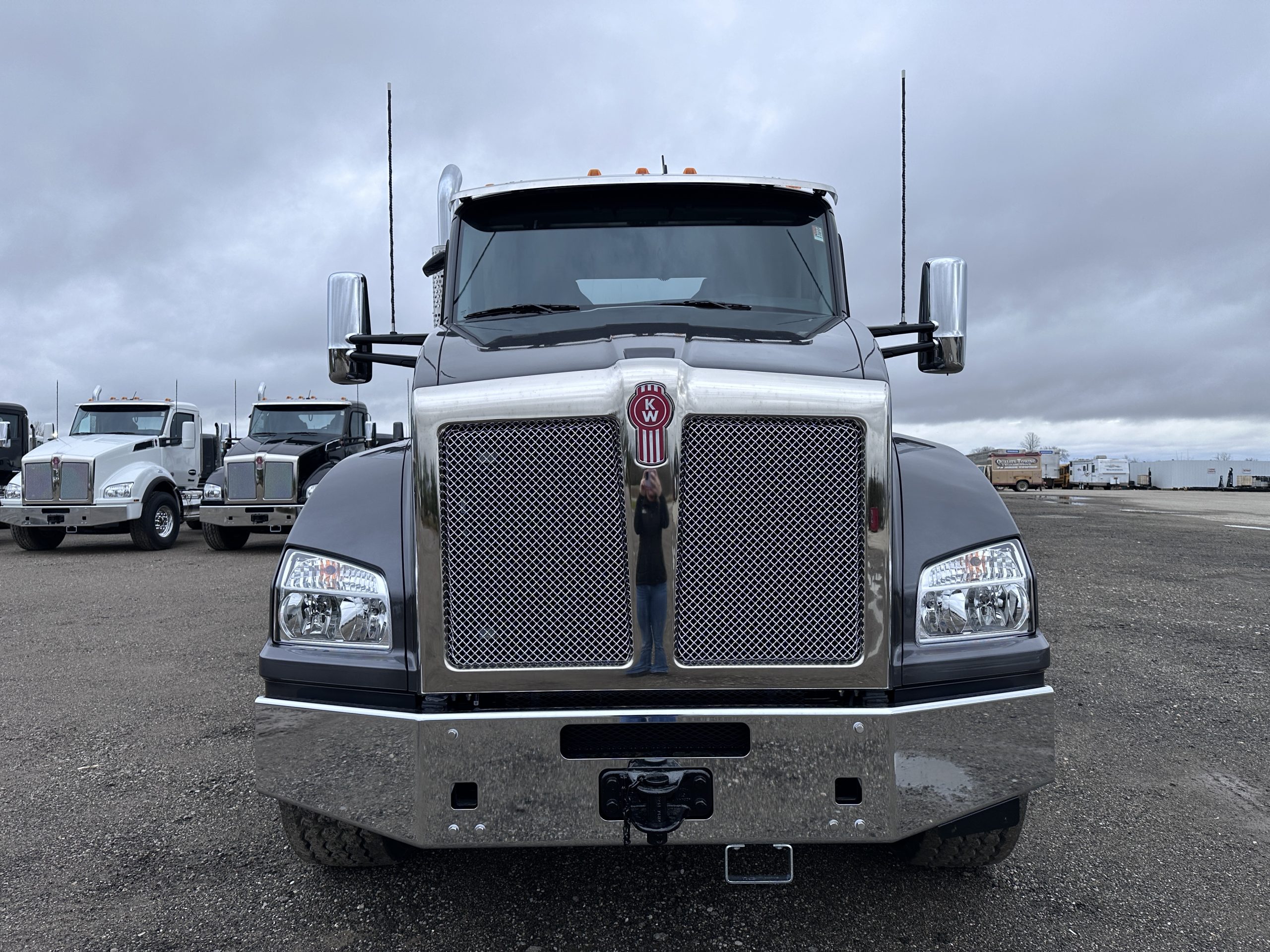 New 2025 KENWORTH T880 Hooklift Truck - image 2 of 6