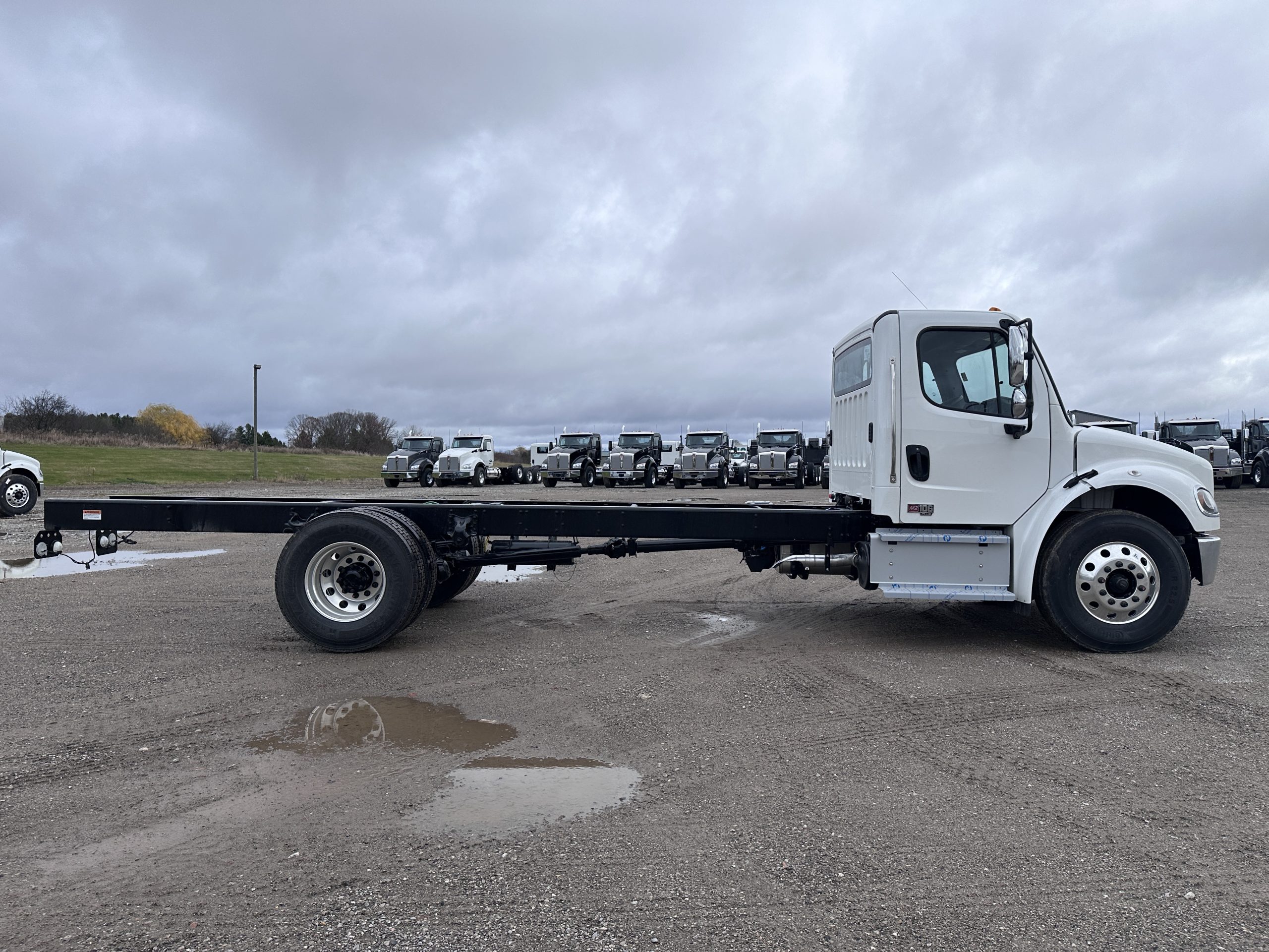 New 2025 FREIGHTLINER M2 Hooklift Truck - image 4 of 6