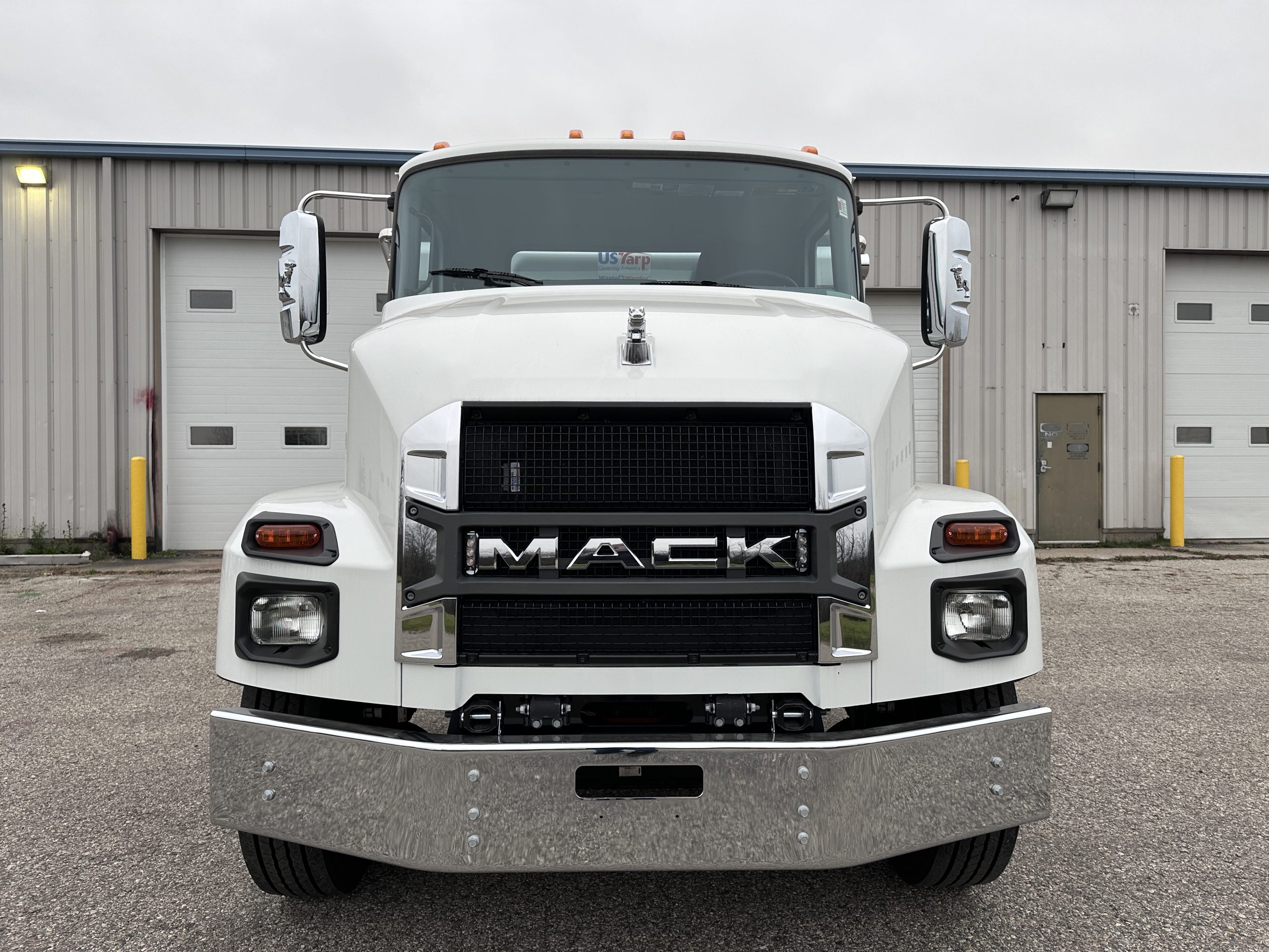 New 2025 MACK MD7 Hooklift Truck - image 2 of 6