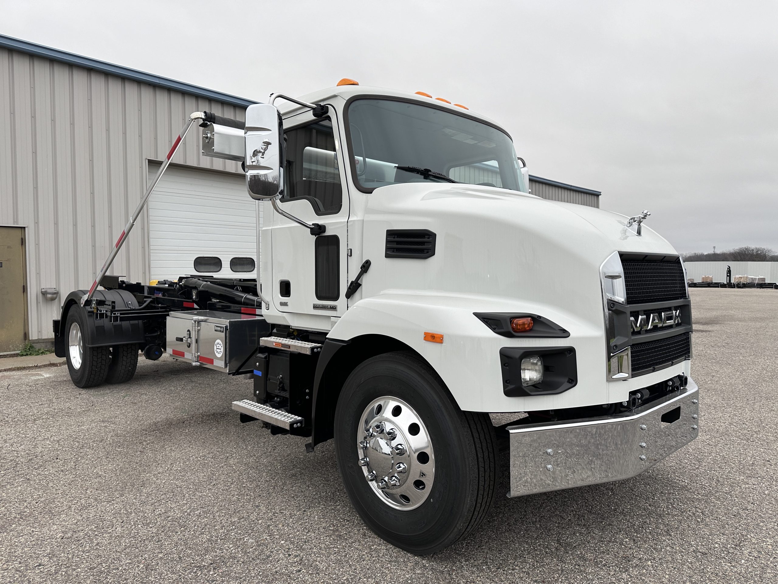 New 2025 MACK MD7 Hooklift Truck - image 3 of 6