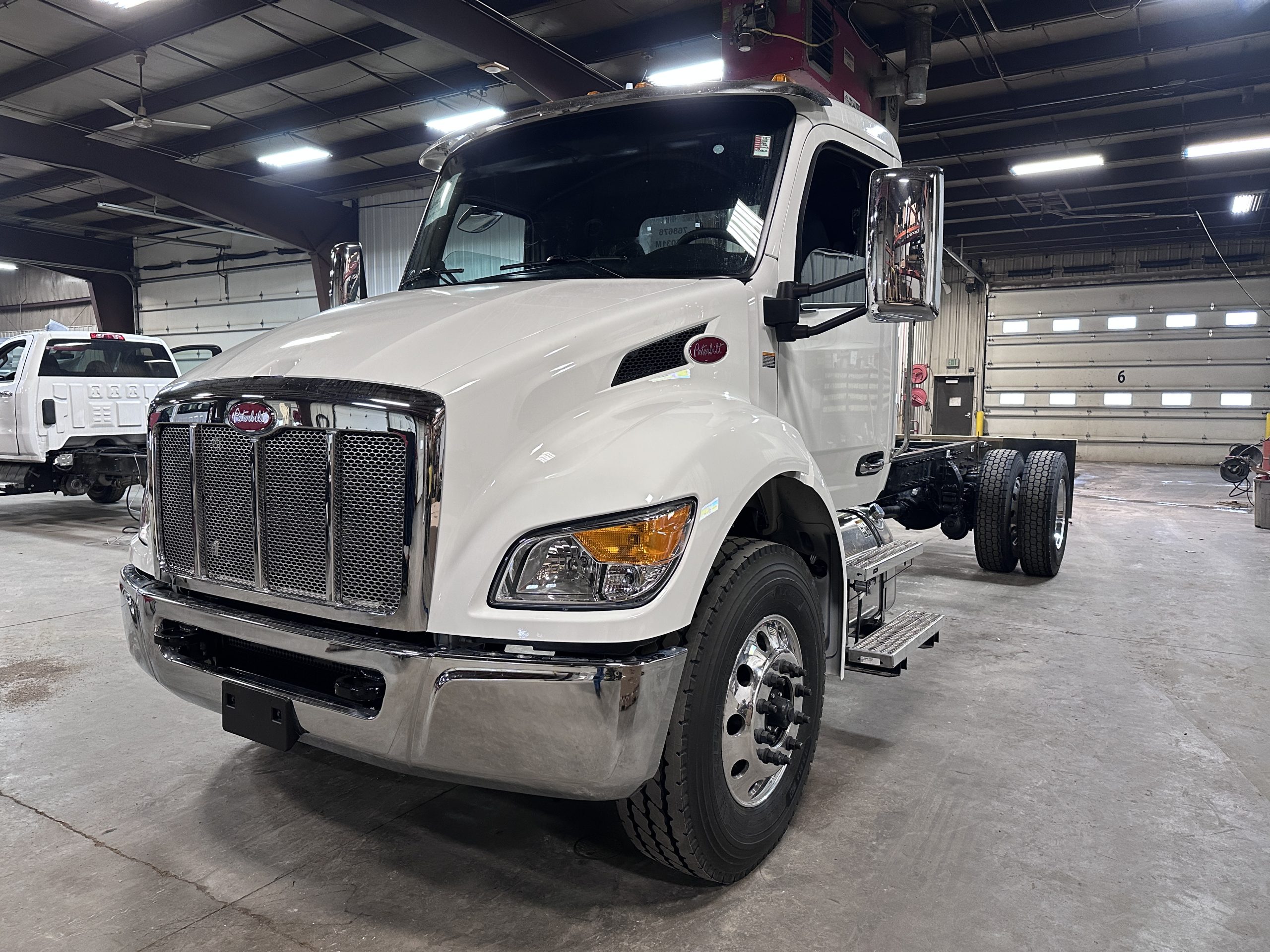 New 2025 PETERBILT 536 Hooklift Truck - image 3 of 6