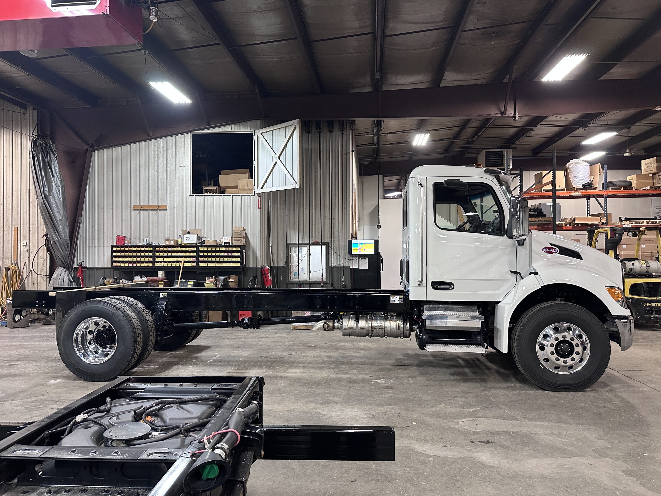 New 2025 PETERBILT 536 Hooklift Truck - image 6 of 6