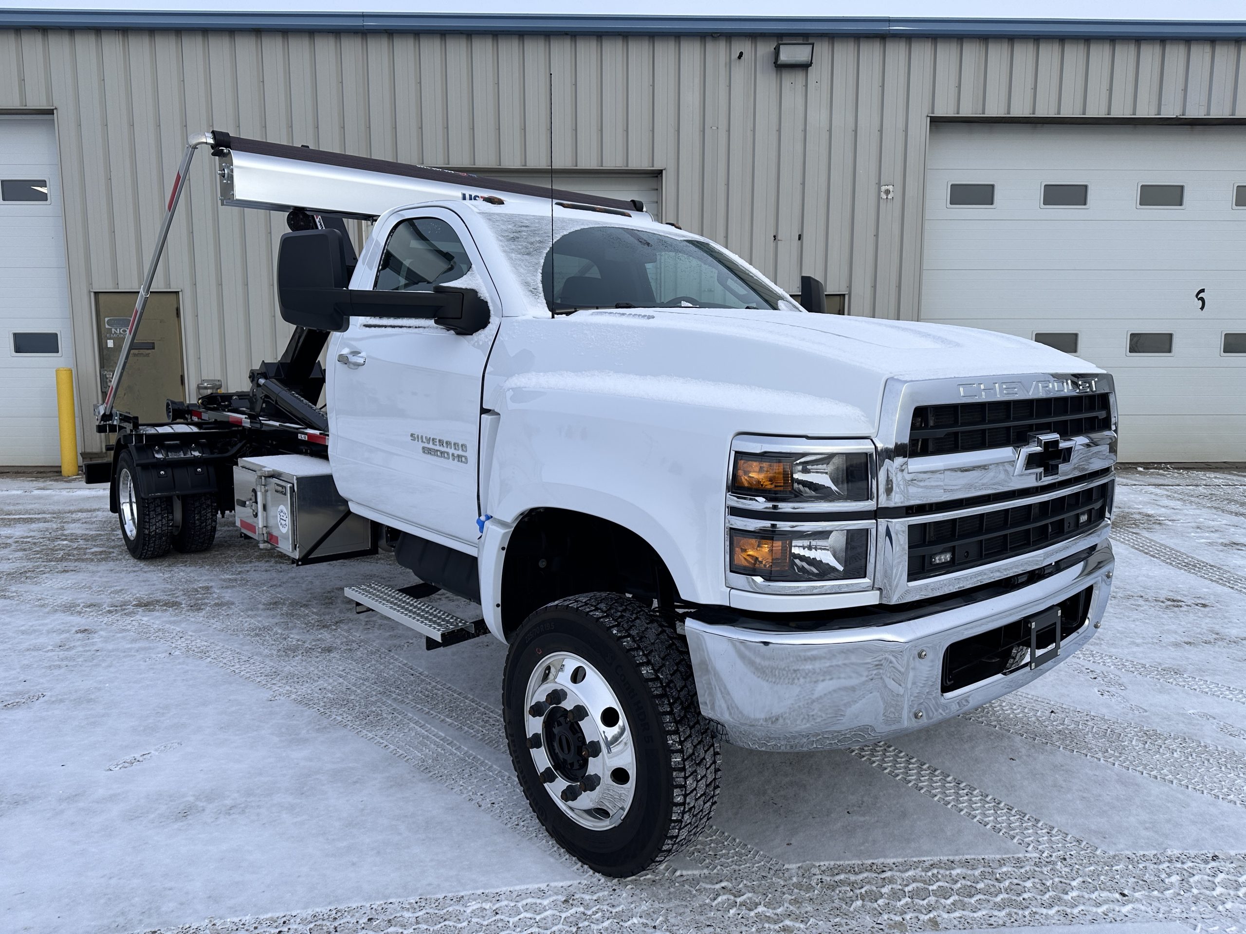 New 2024 CHEVROLET 6500 Hooklift Truck - image 3 of 6