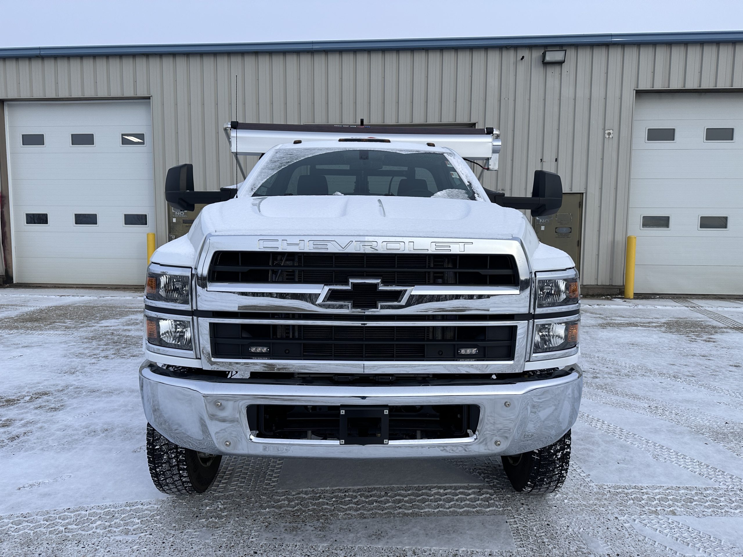 New 2024 CHEVROLET 6500 Hooklift Truck - image 2 of 6