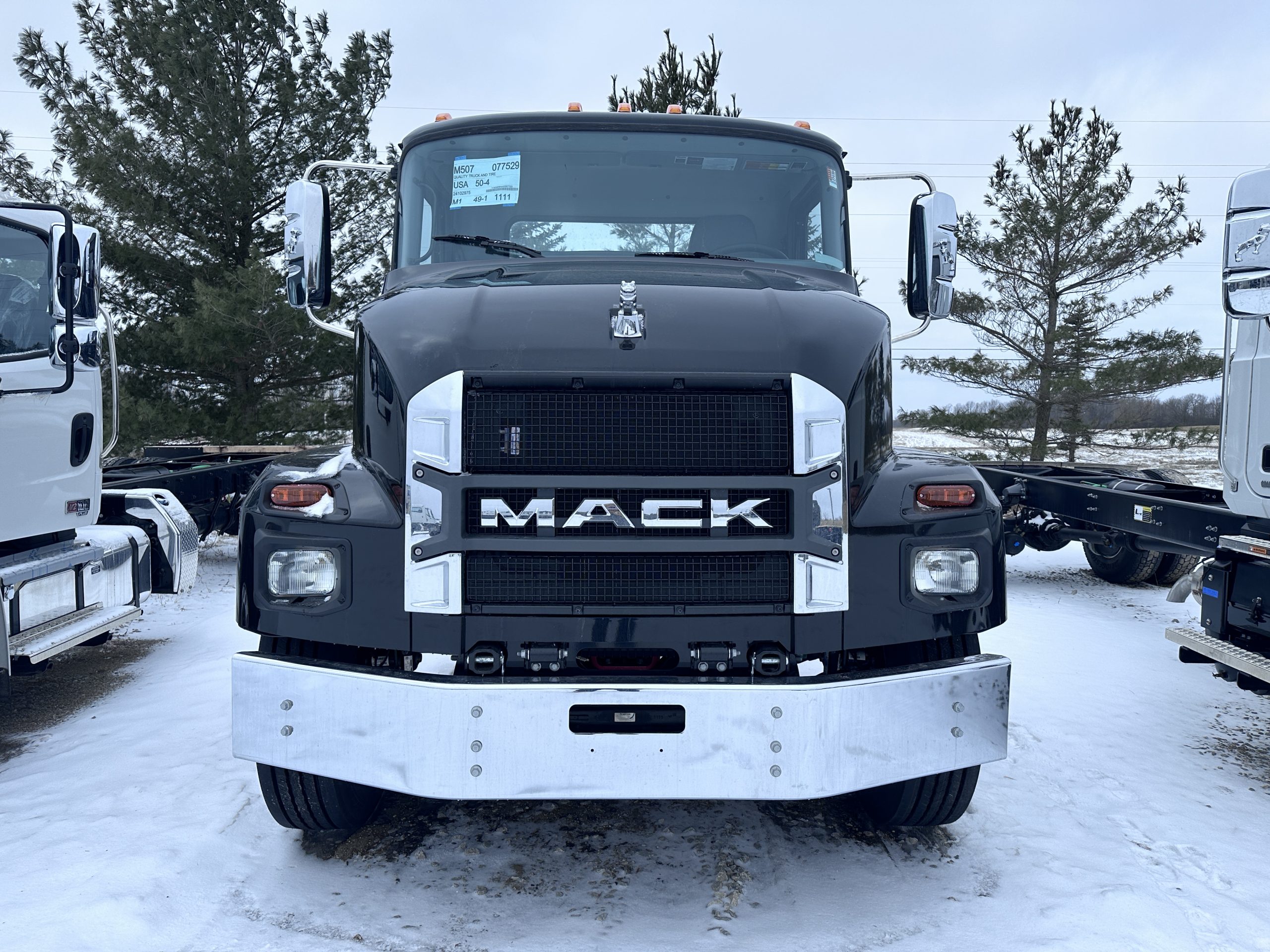 New 2025 MACK MD7 Hooklift Truck - image 2 of 6