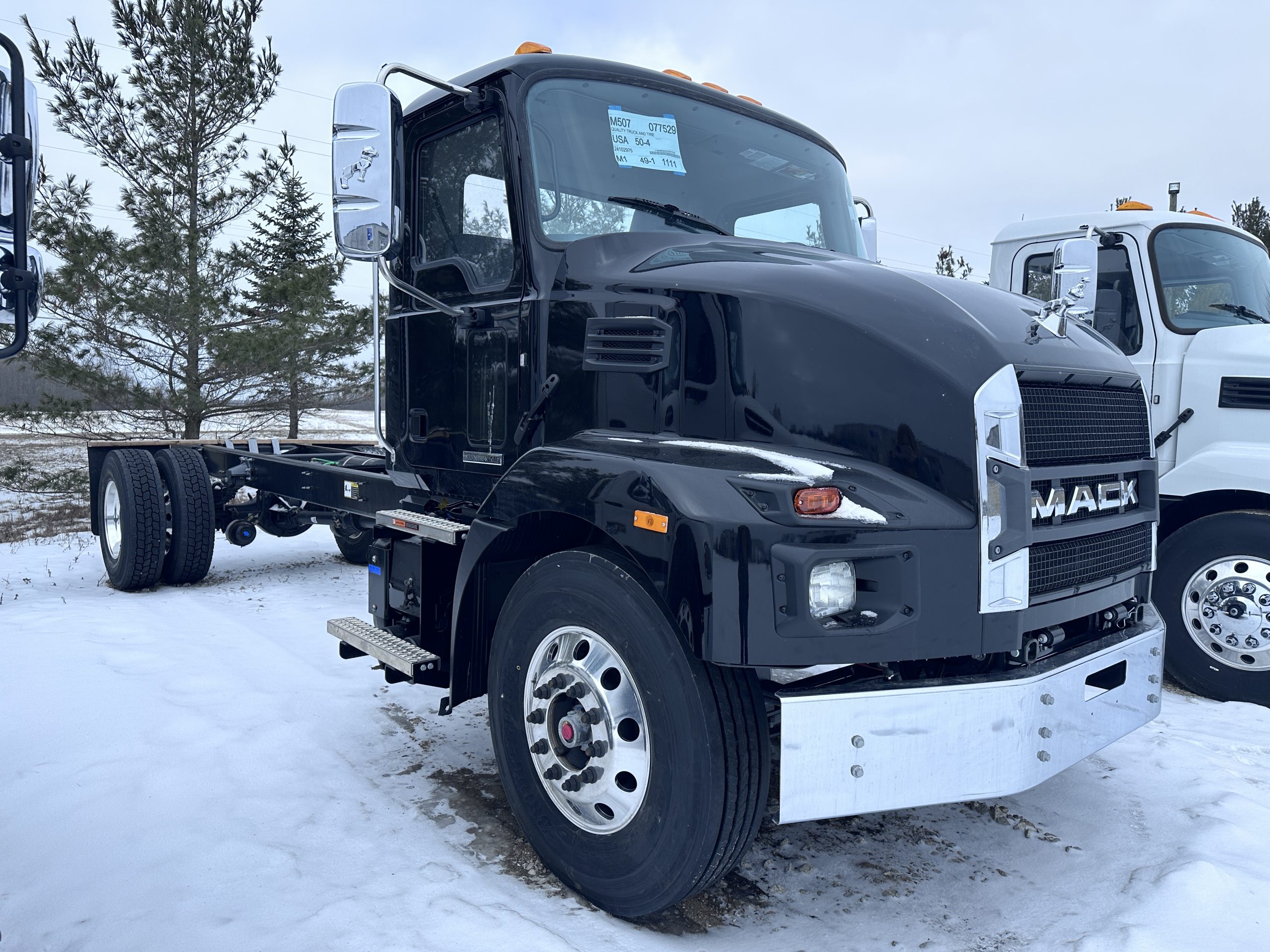 New 2025 MACK MD7 Hooklift Truck - image 1 of 6