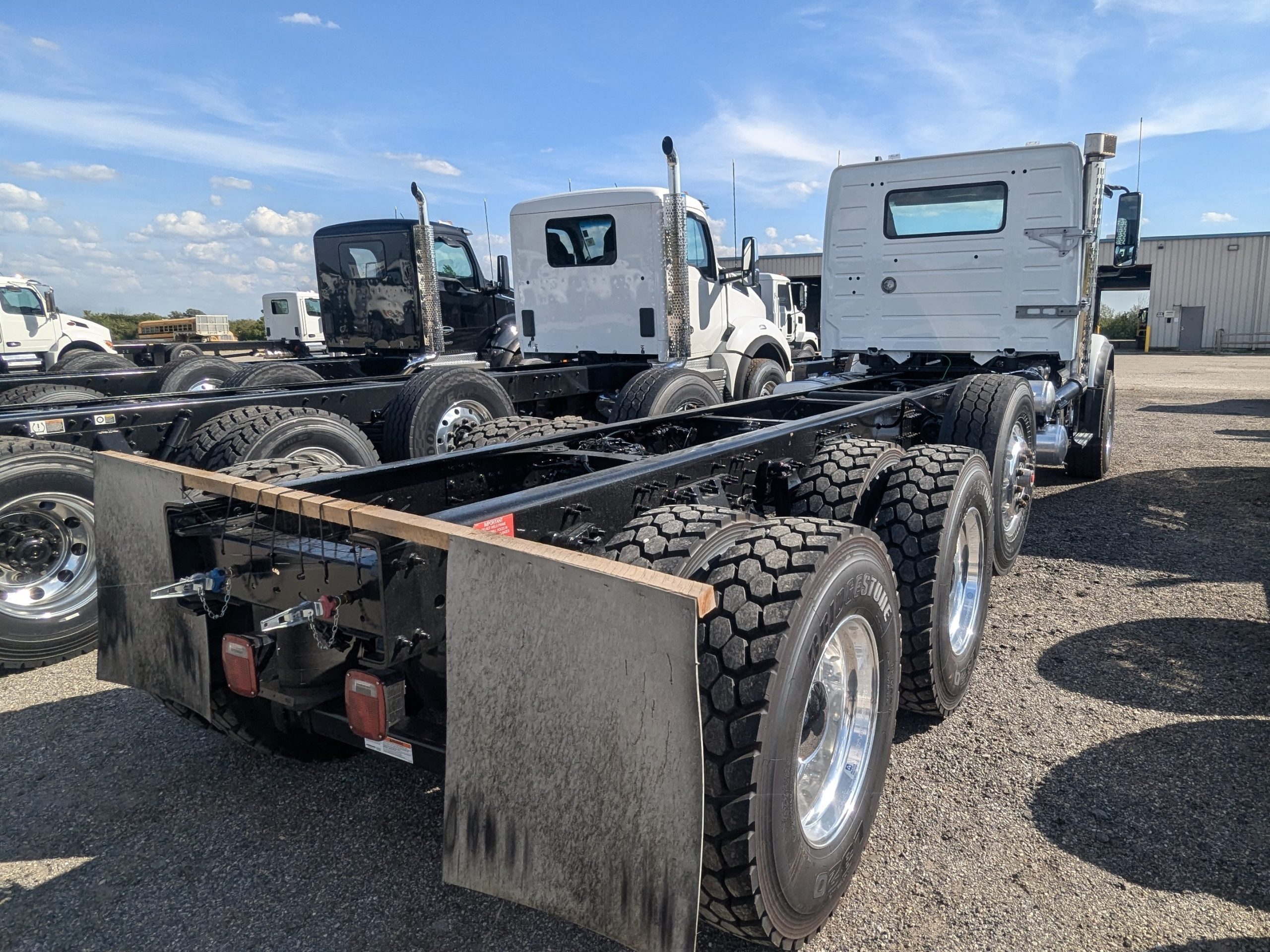 New 2025 VOLVO VHD Hooklift Truck - image 4 of 6