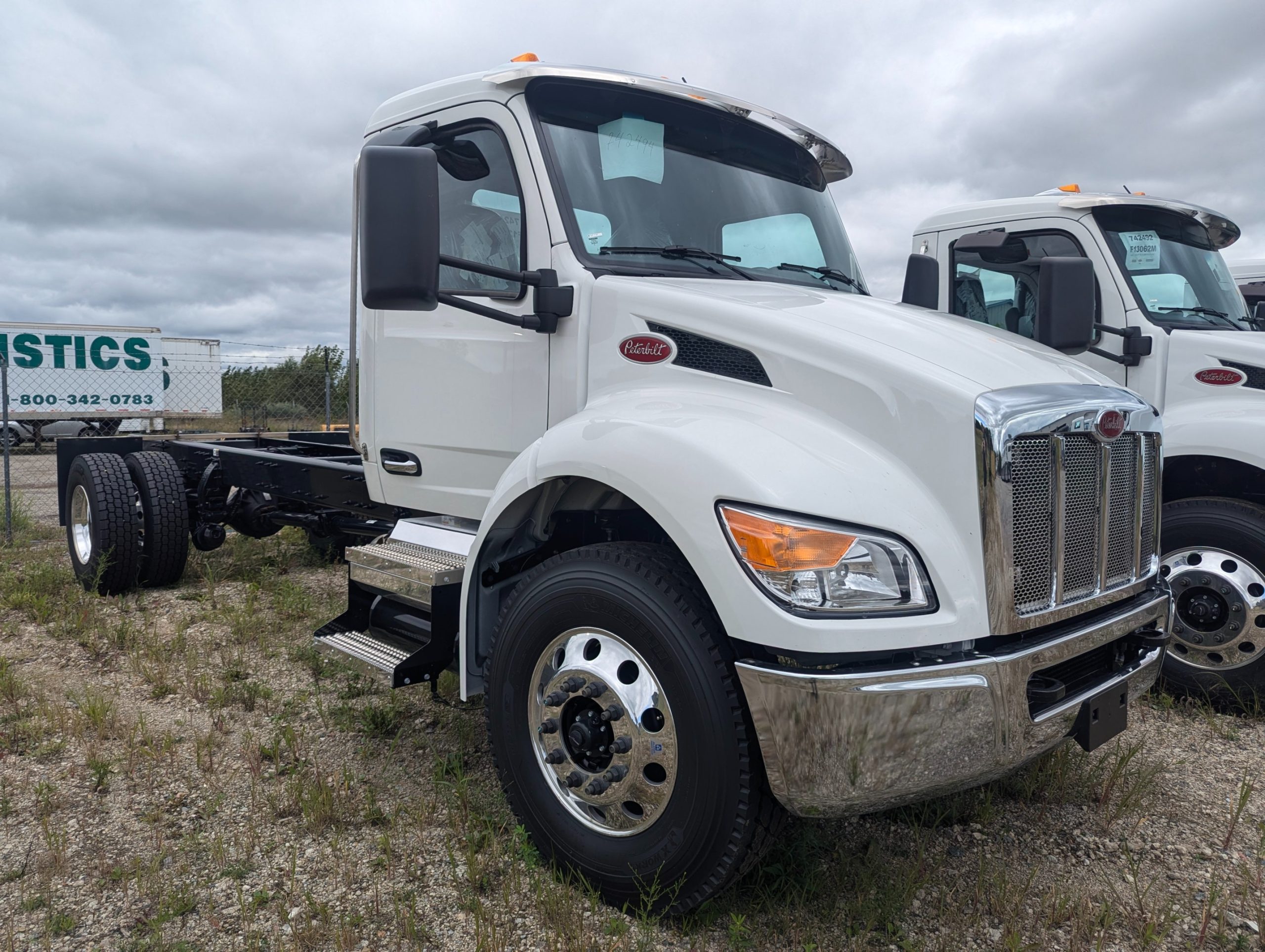 New 2025 PETERBILT 536 Hooklift Truck - image 4 of 6