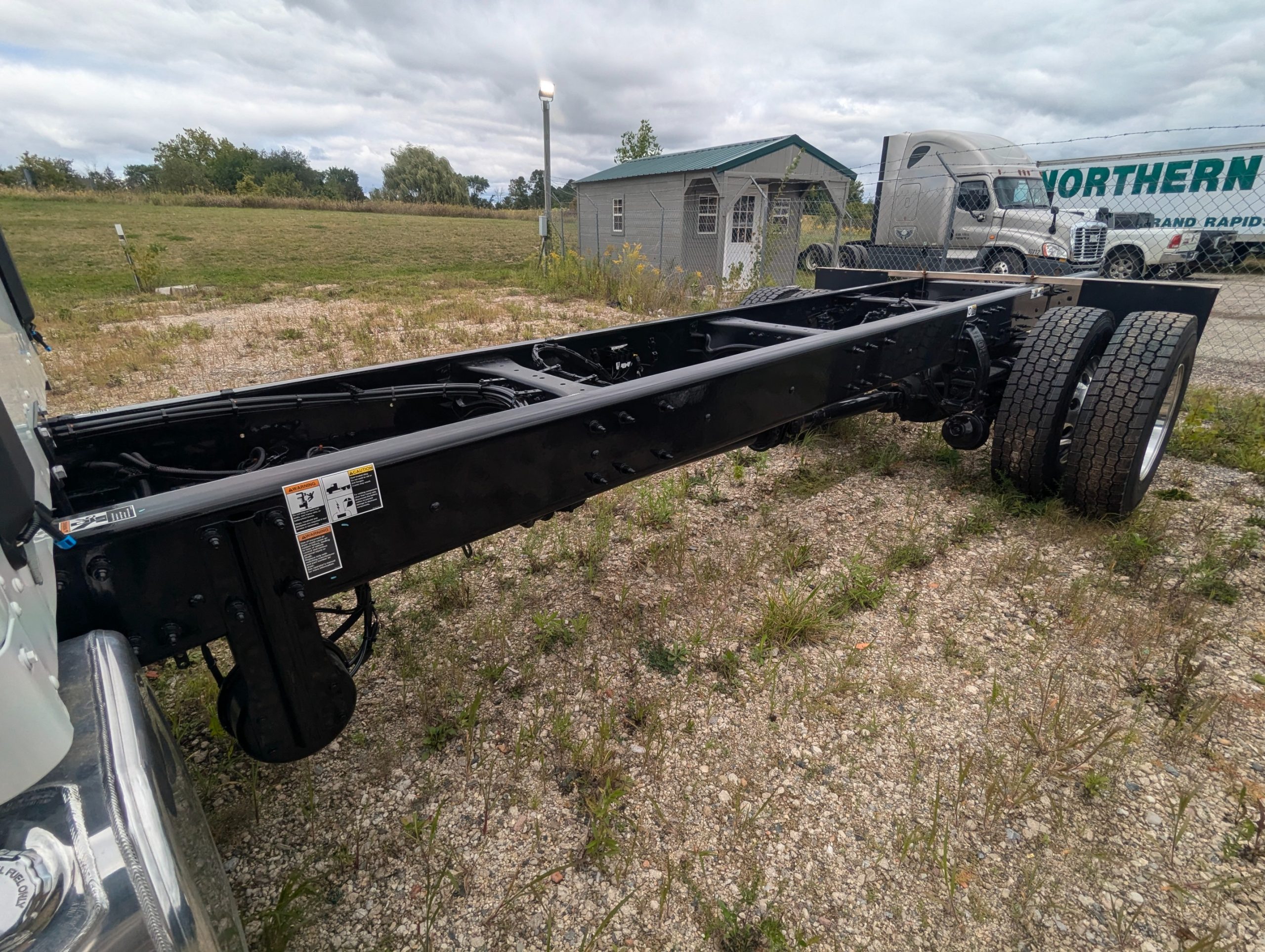 New 2025 PETERBILT 536 Hooklift Truck - image 6 of 6